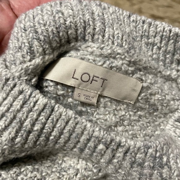 LOFT Women's Gray Super Soft Crew Neck Sweater - Picture 2 of 8